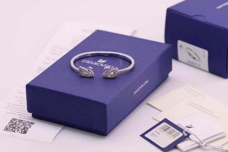 Swarovski Necklace 03lyr74 (3)